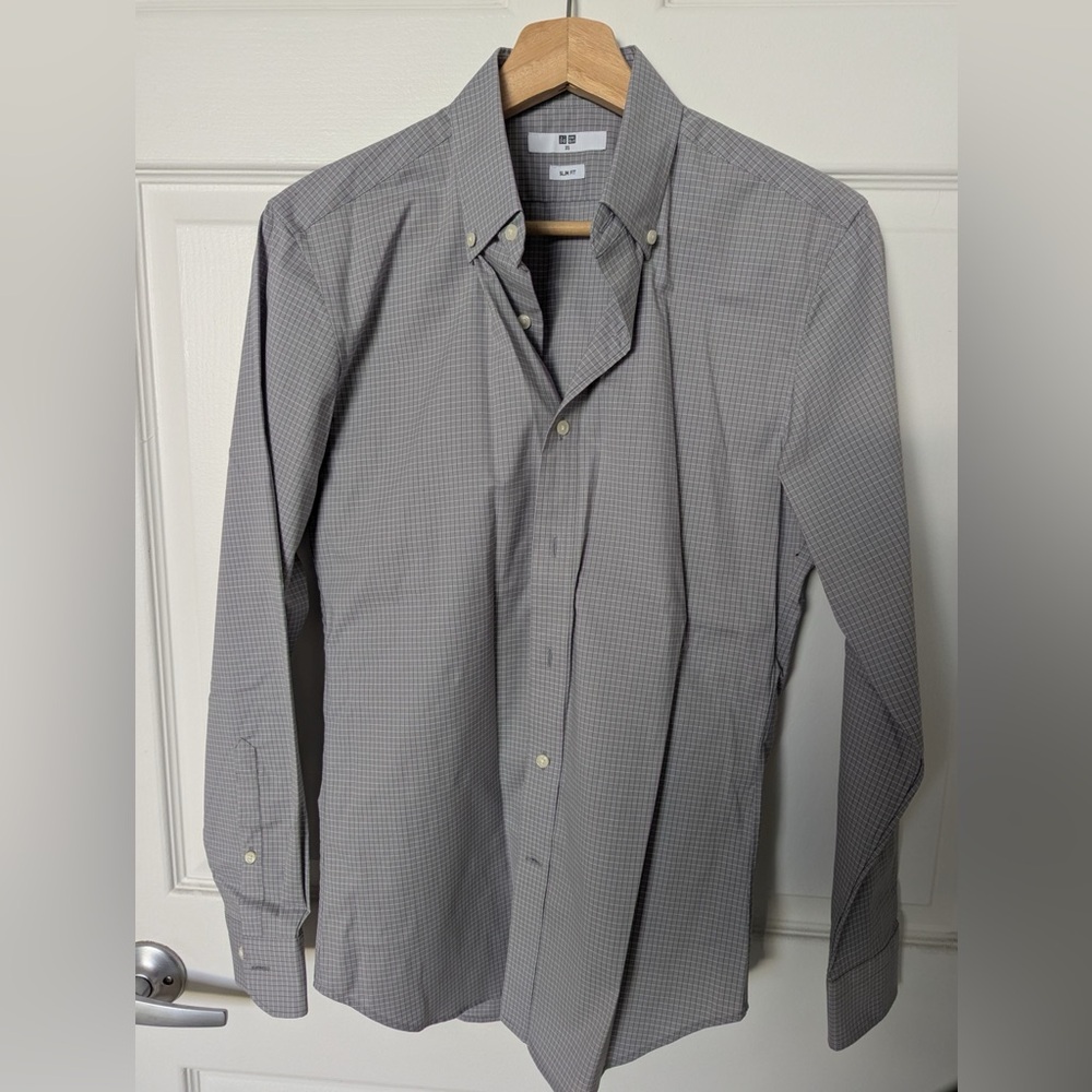 Uniqlo Slim Fit Button Down Shirt Size XS